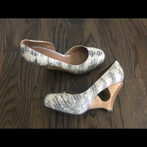 Anthropologie Schuler + Sons Snakeskin wedges 61/2 - Picture 2 of 8